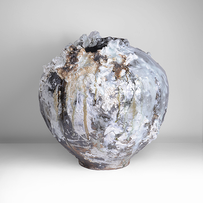 A stoneware and porcelain large moon jar made by Akiko Hirai in 2017 sold at auction by Maak Contemporary Ceramics