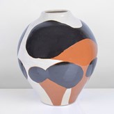 A stoneware vase made by Kumakura Junkichi sold at auction by Maak