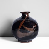 A tenmoku stoneware vase made by Japanese artist Ichino Shigeyoshi sold at auction by Maak