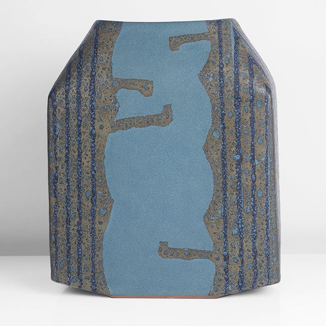 A blue and bronze stoneware vase made by Japanese artist Morino Hiroaki Taimei sold at auction by Maak 