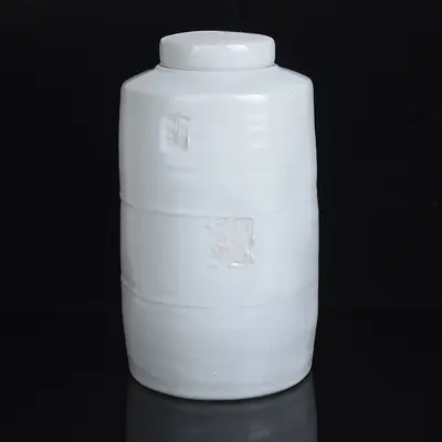 Ceramic artwork from Maak collection