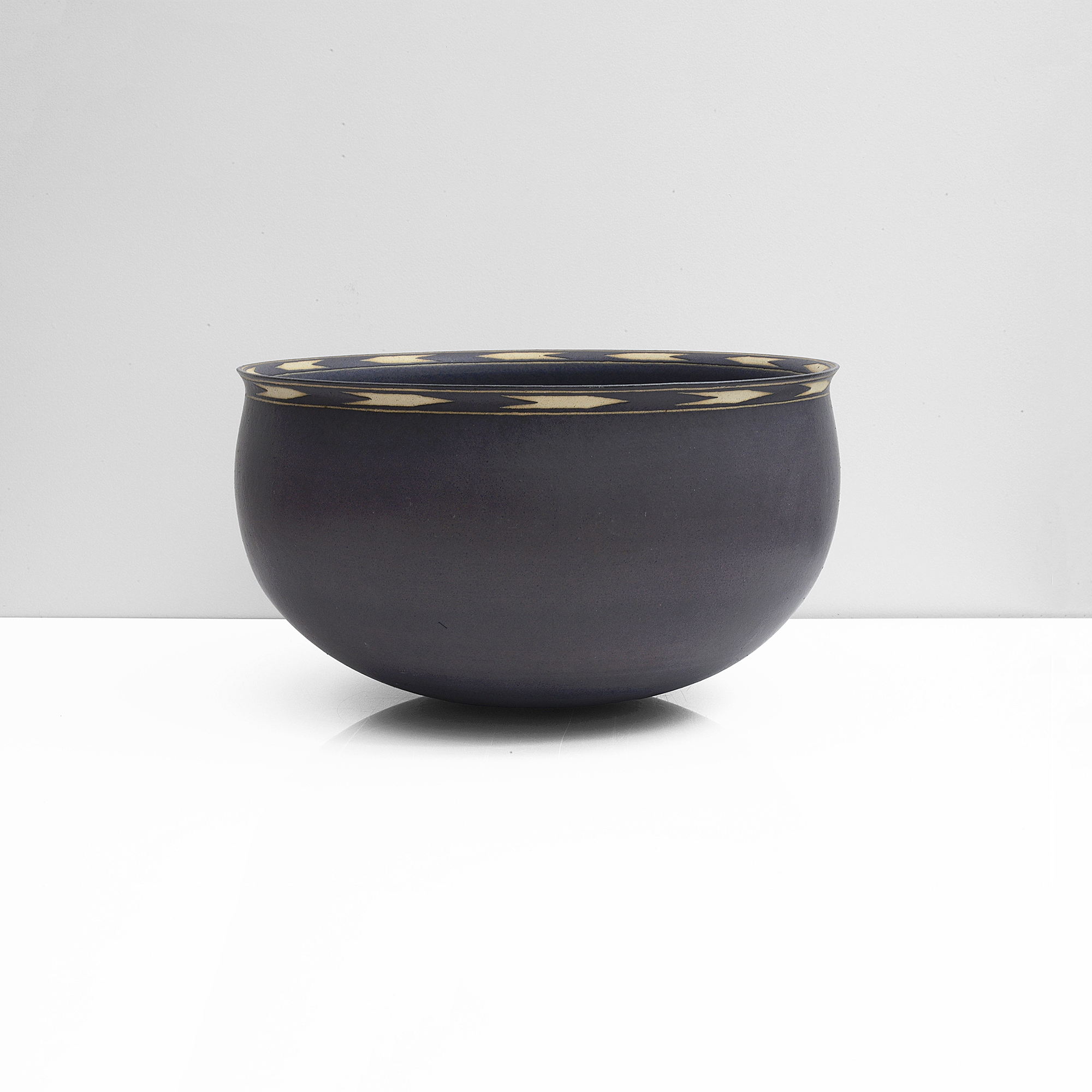Alev Ebuzziya Siesbye, Monumental Bowl
